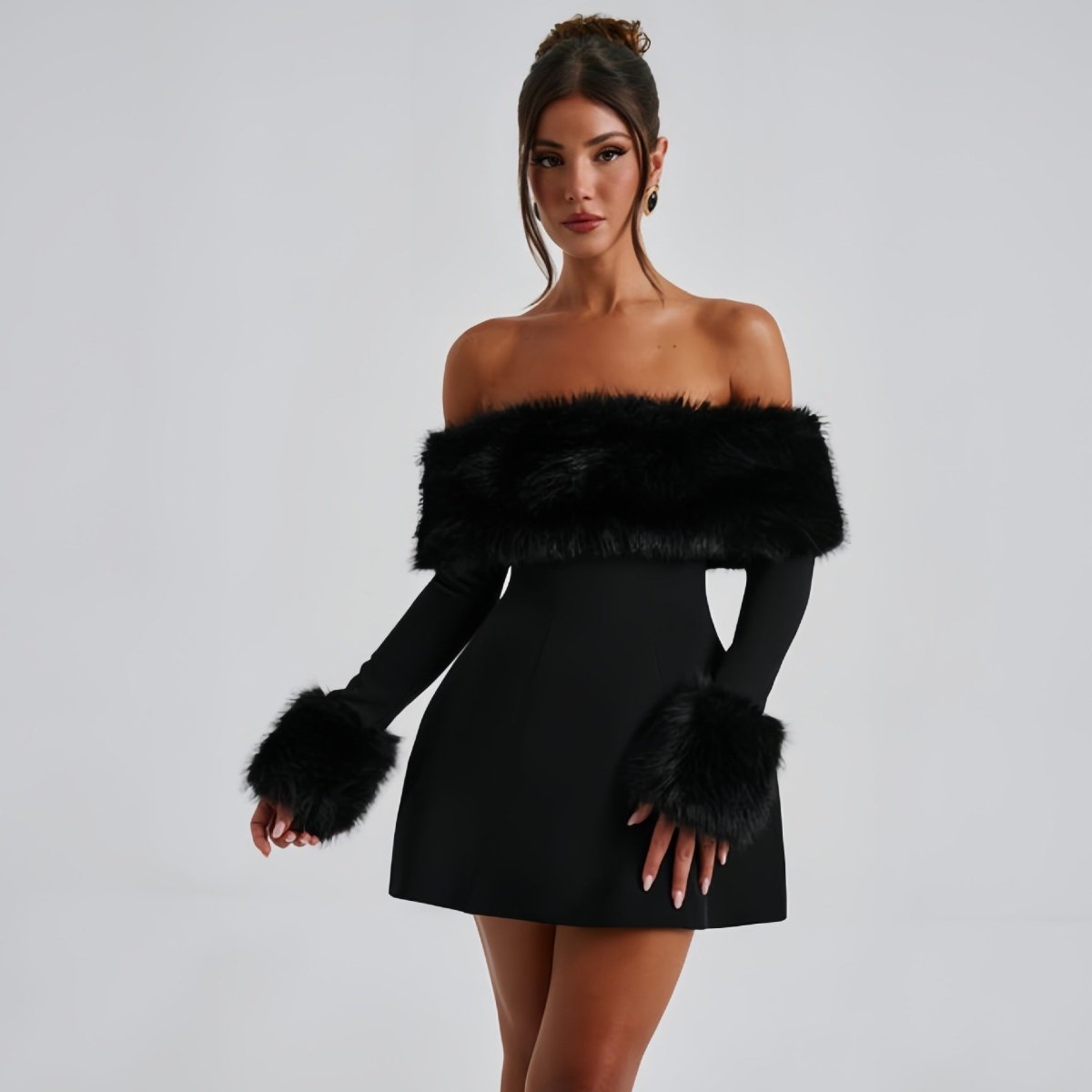 Aurora – Off-Shoulder Mini-Kjole med Kunstpels