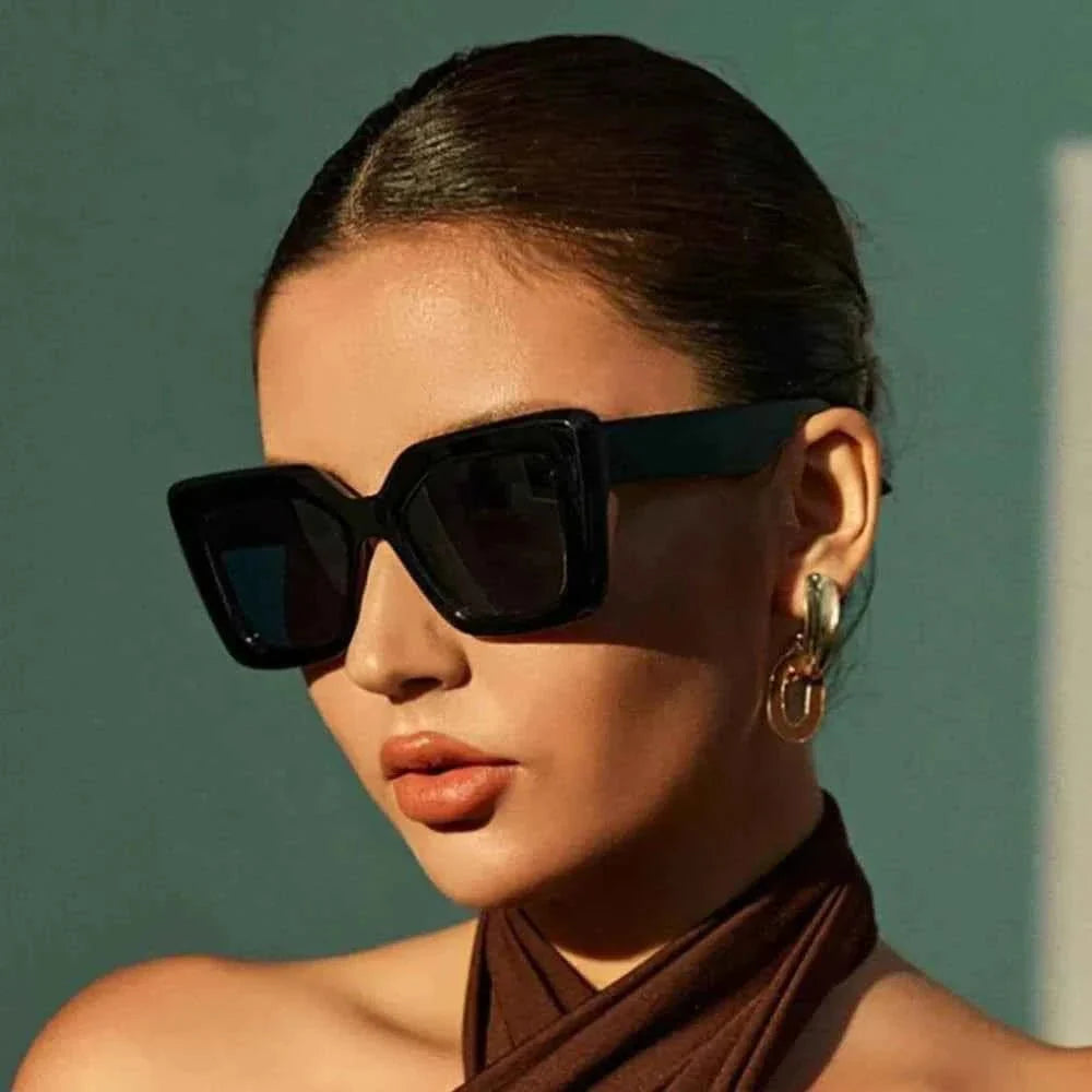 Celine – Black oversized sunglasses with angular cat-eye design