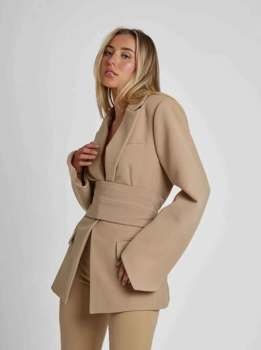 Chiara – Fitted Women's Blazer with Tie Belt & Wide Lapels