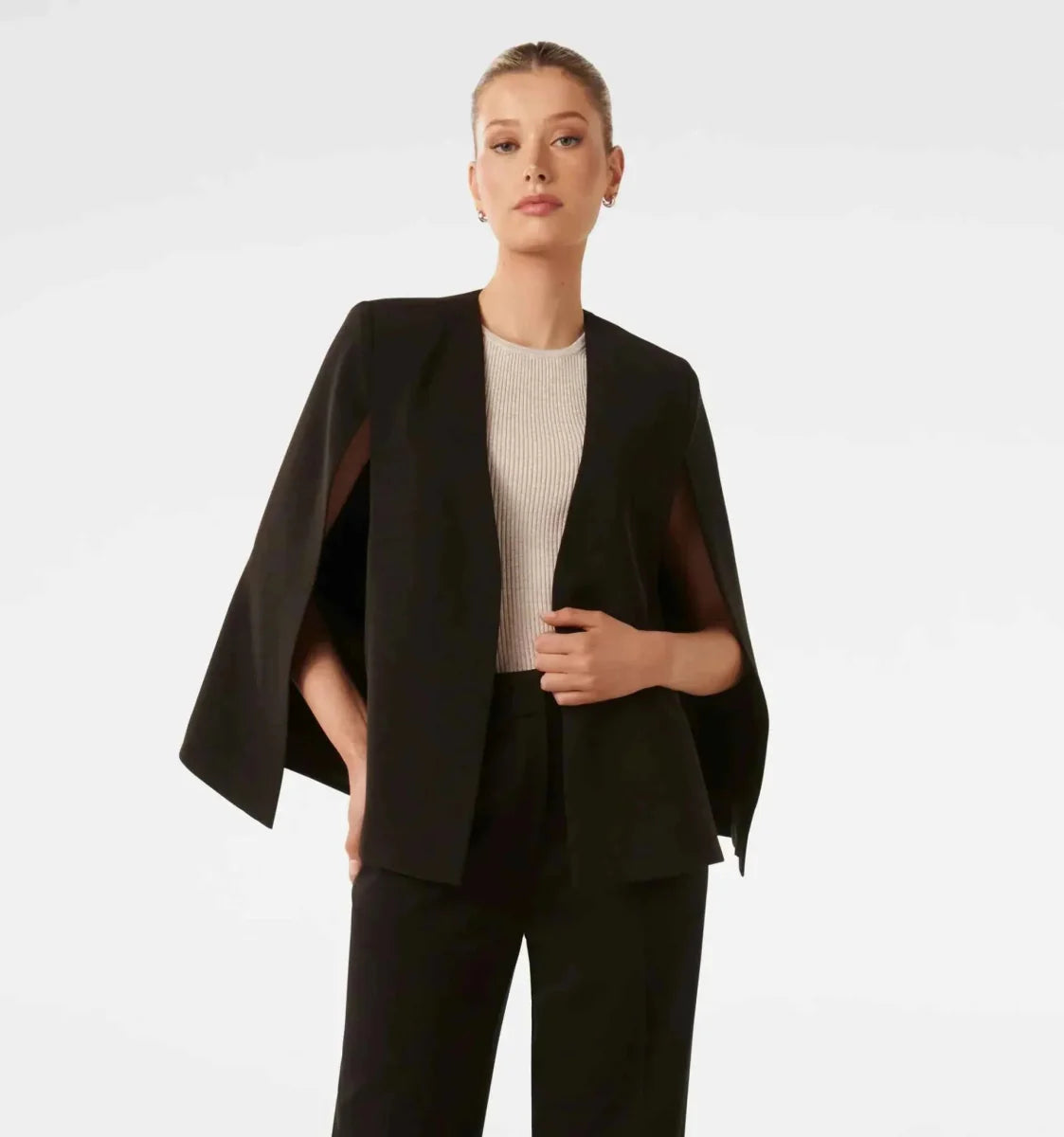 Claire – Elegant damecape blazer med flydende snit & ærmeslids