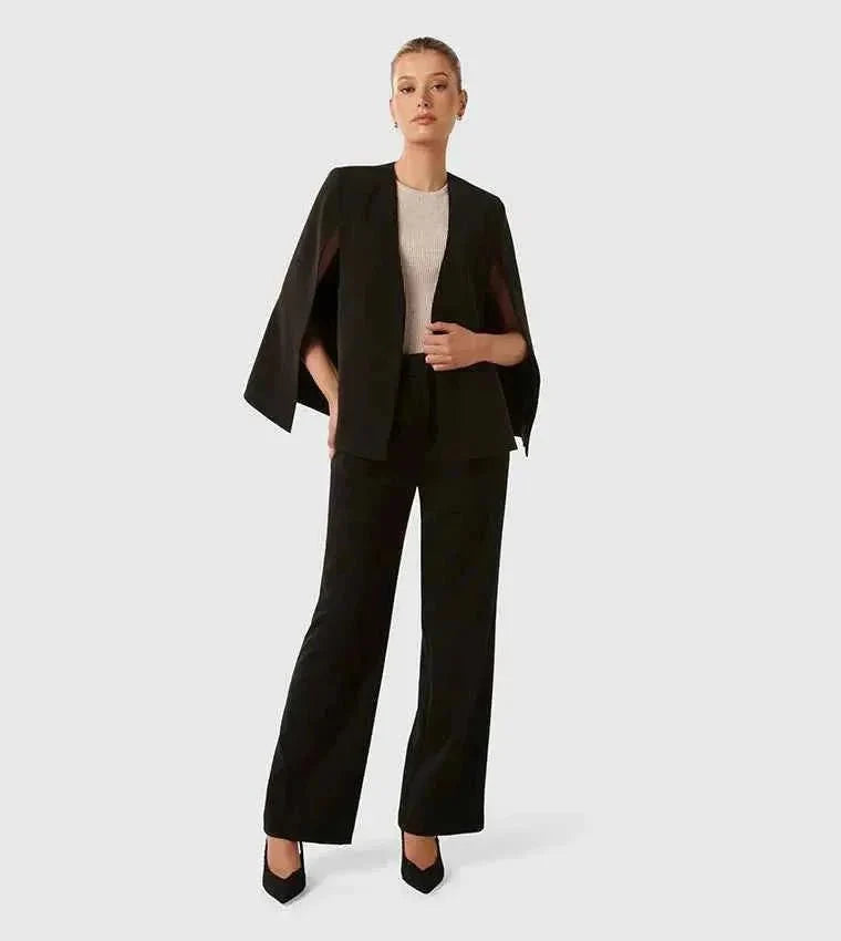 Claire – Elegant damecape blazer med flydende snit & ærmeslids