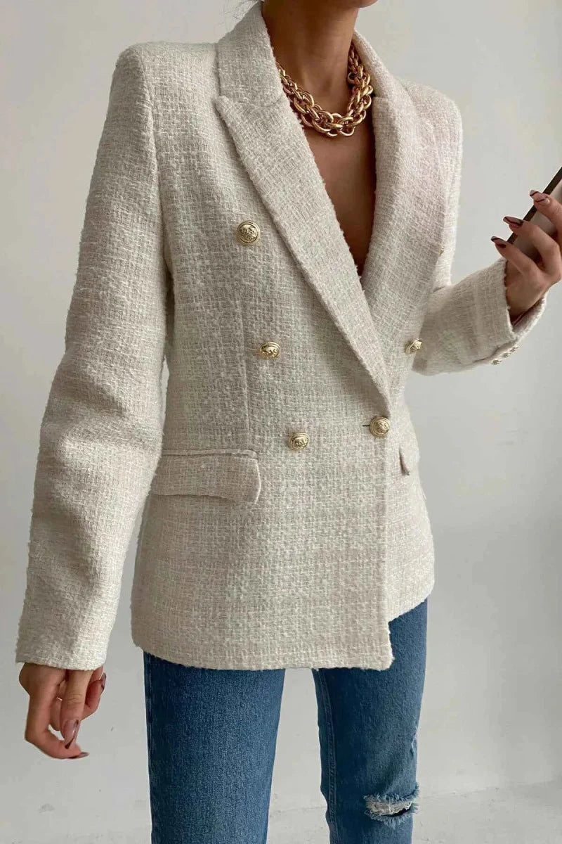 Fitted blazer with lapel collar
