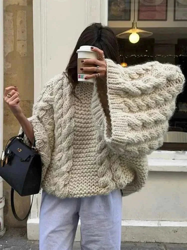 Nola – Oversized Chunky Knit Sweater for Women with Cable Knit & Wide Sleeves in Handmade Look