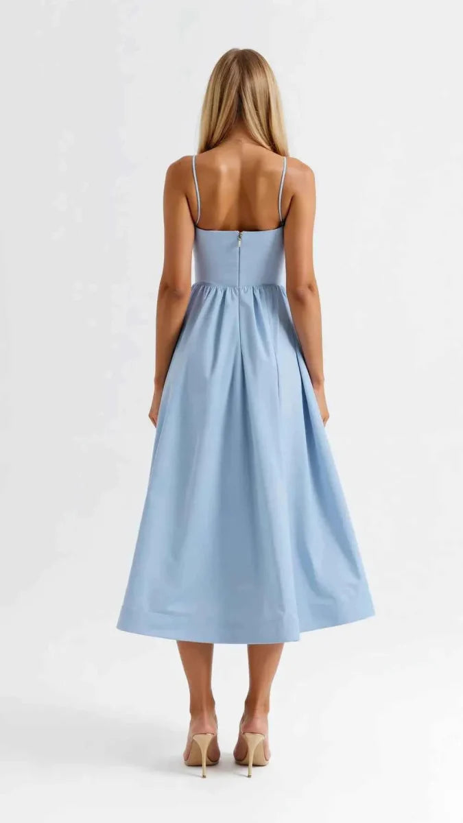 Enkel midikjole med taljering