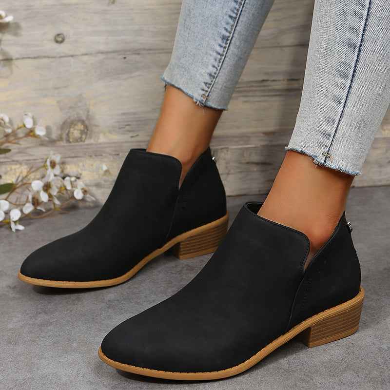 Pointed ankle boots for women